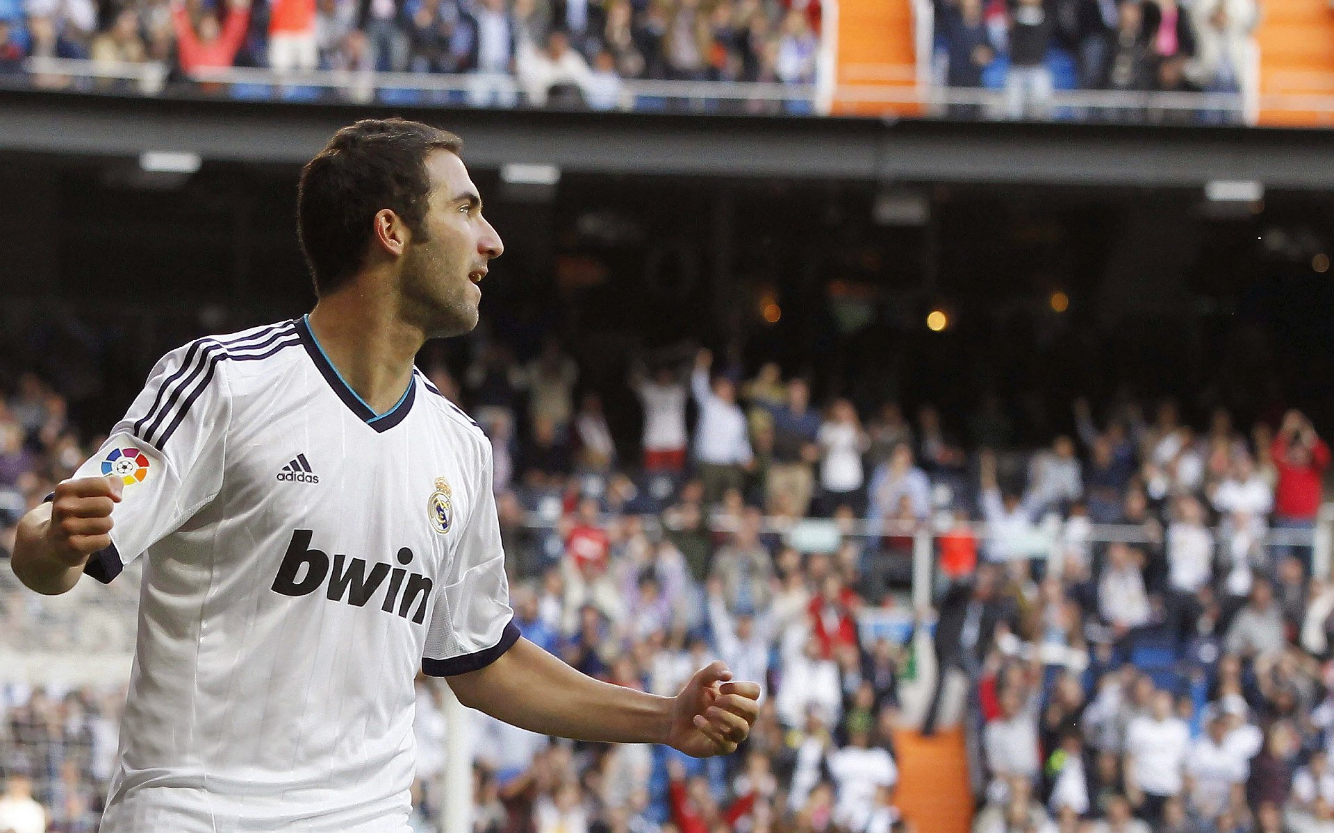 上海绿地申花连续三轮不胜,逐渐掉队,上海绿地申花主场叫什么