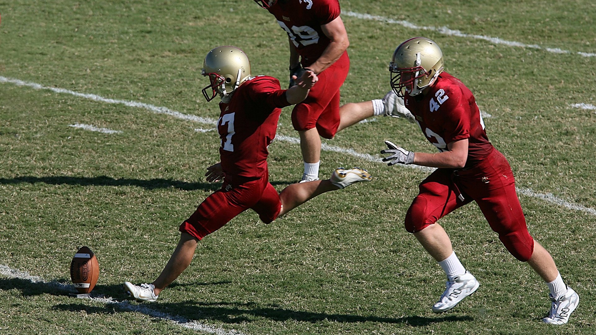 JIU YOU GAME-女足比赛中，中国队员郑某实力出众，女足比赛中,中国队员郑某实力出众