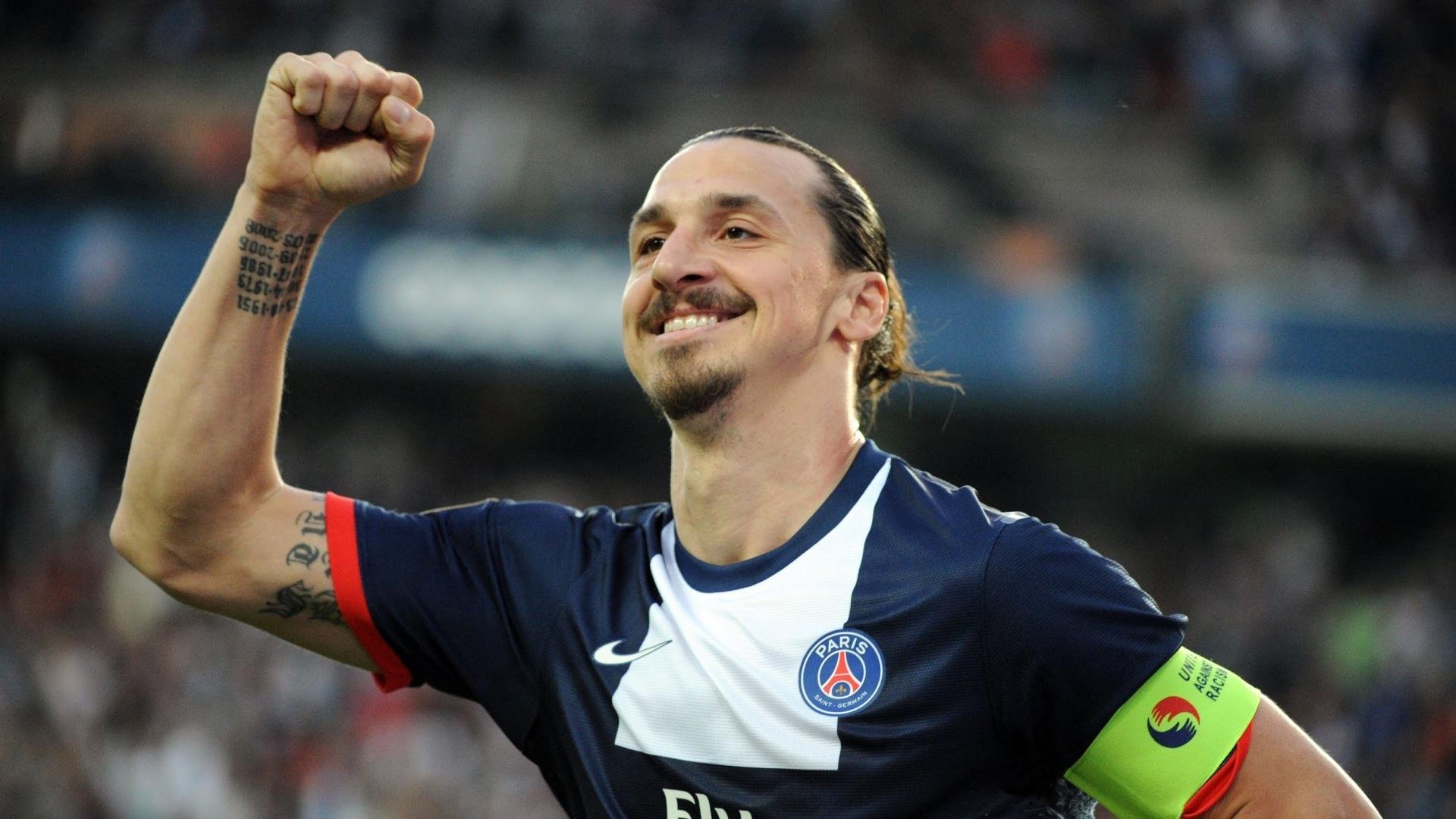 九游sports-雄鹿队成员争相亮相时尚杂志封面，引发话题，雄鹿全队霸气合照