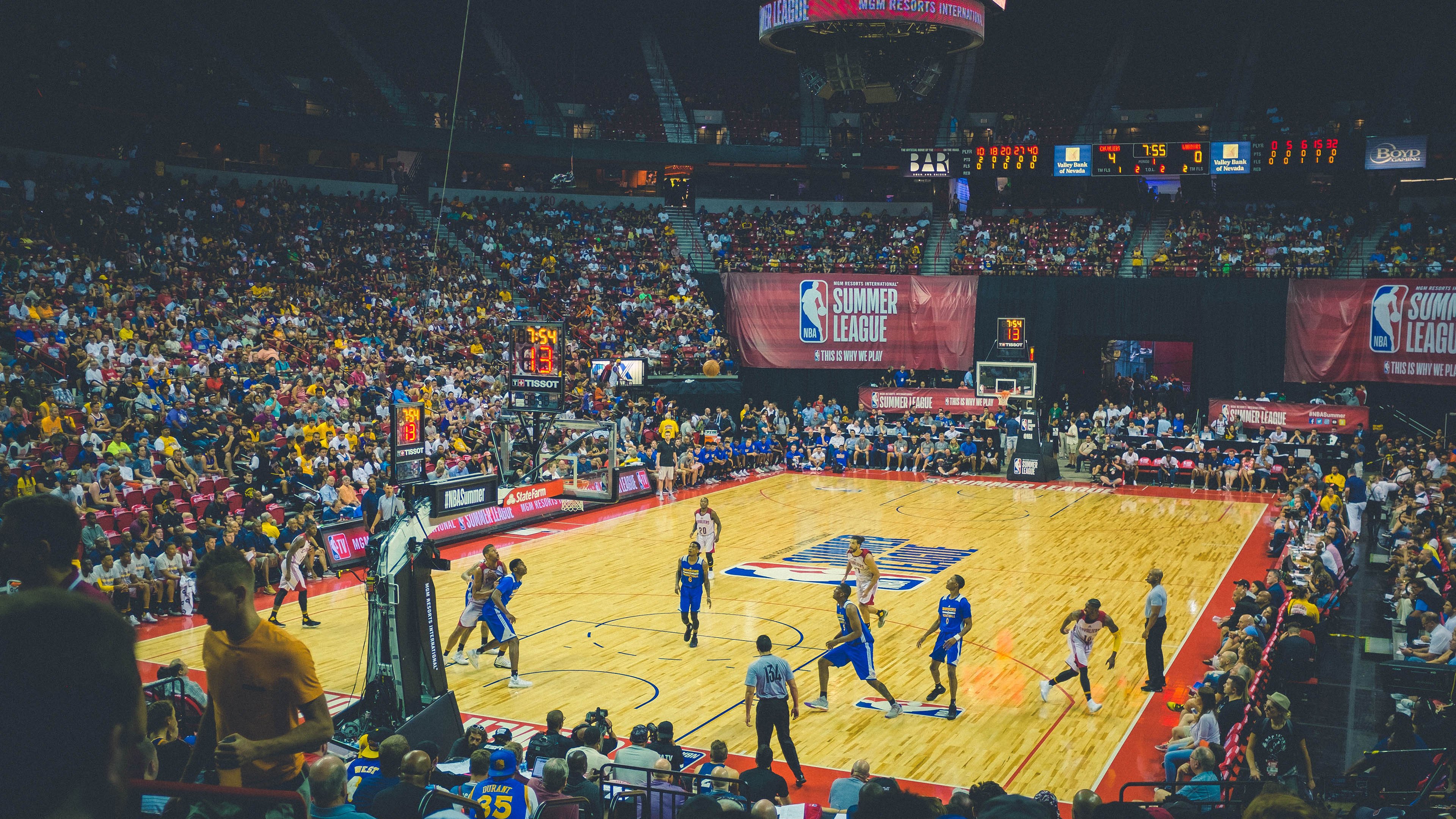 杰克·阿莱克西男子100米自由泳决赛爆发强势,埃里克自由泳100米